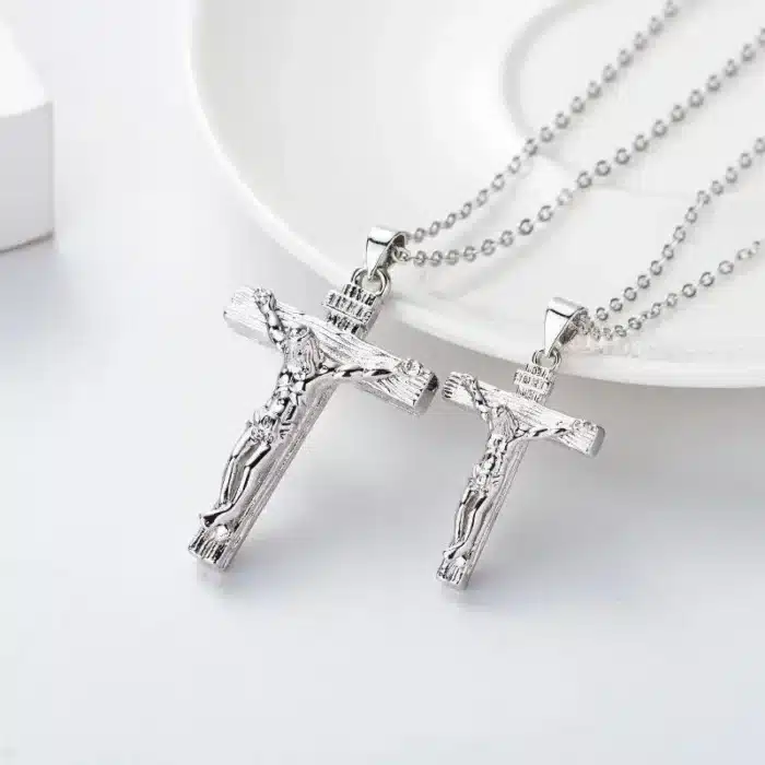 collier pendentif jésus croix couple 2