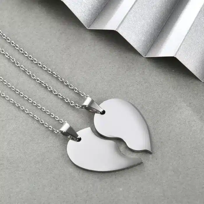 Collier avec moitié de coeurs pour couple 4
