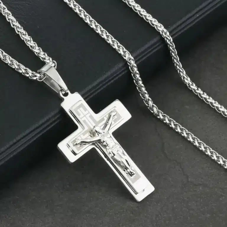 Collier pendentif jésus croix en acier inoxydable couple 4