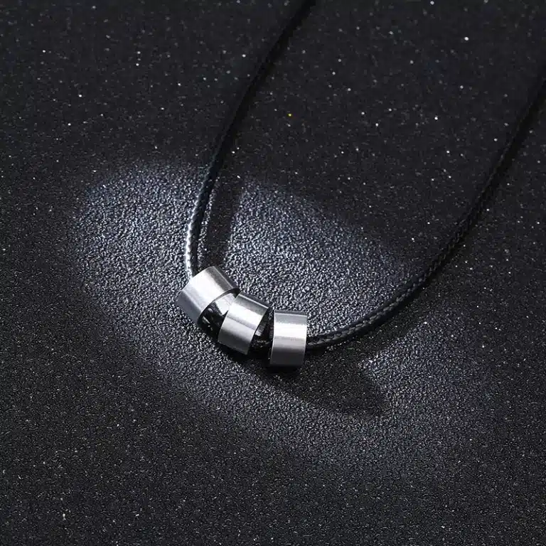 Collier en cuir couple gravé 3