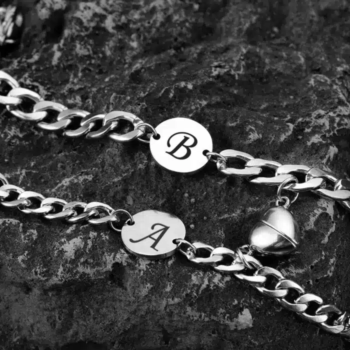 Bracelet couple aimanté initiale 4