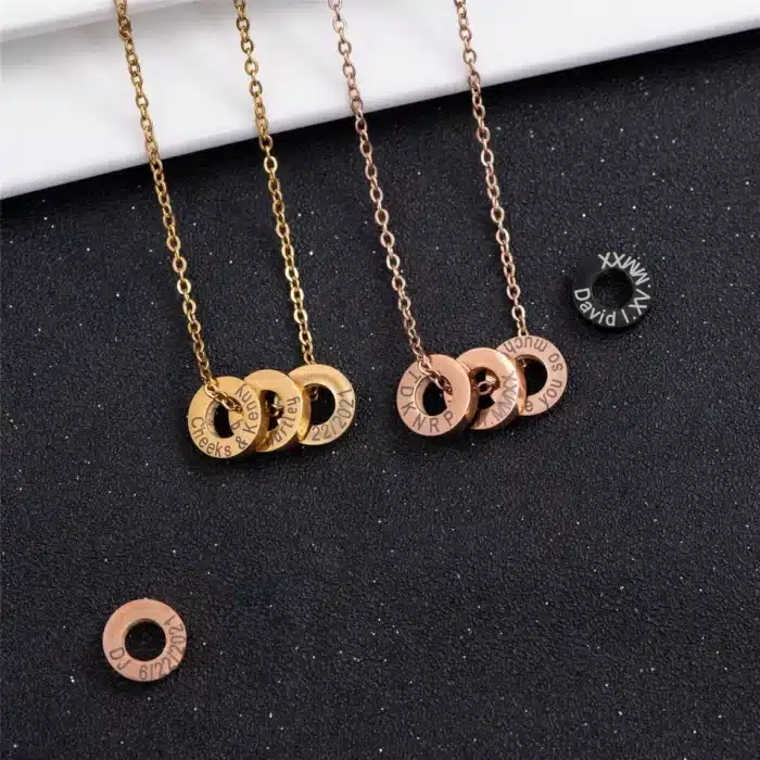 Collier a graver couple 5