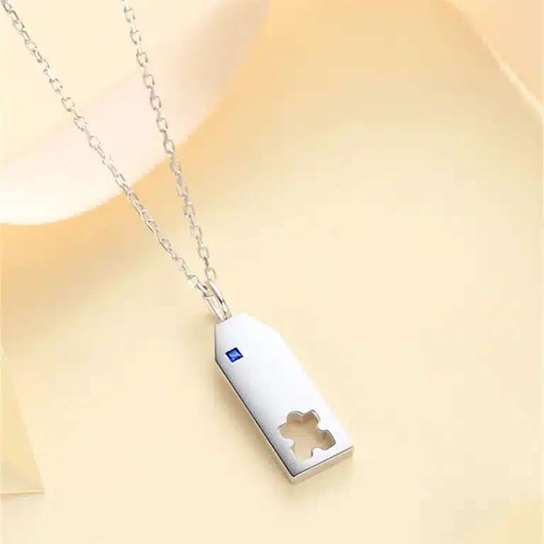 Collier couple insolite 4