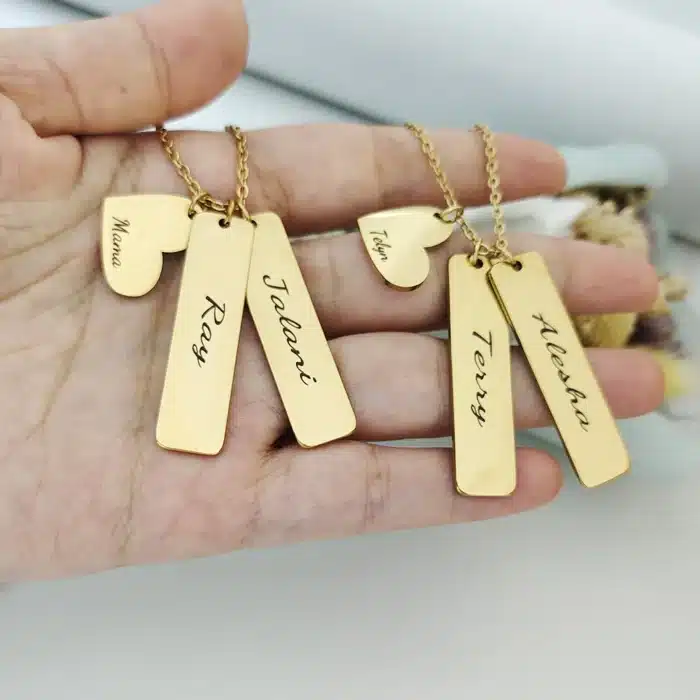 Collier couple gravure 3