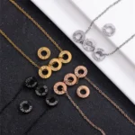 Collier a graver couple 6