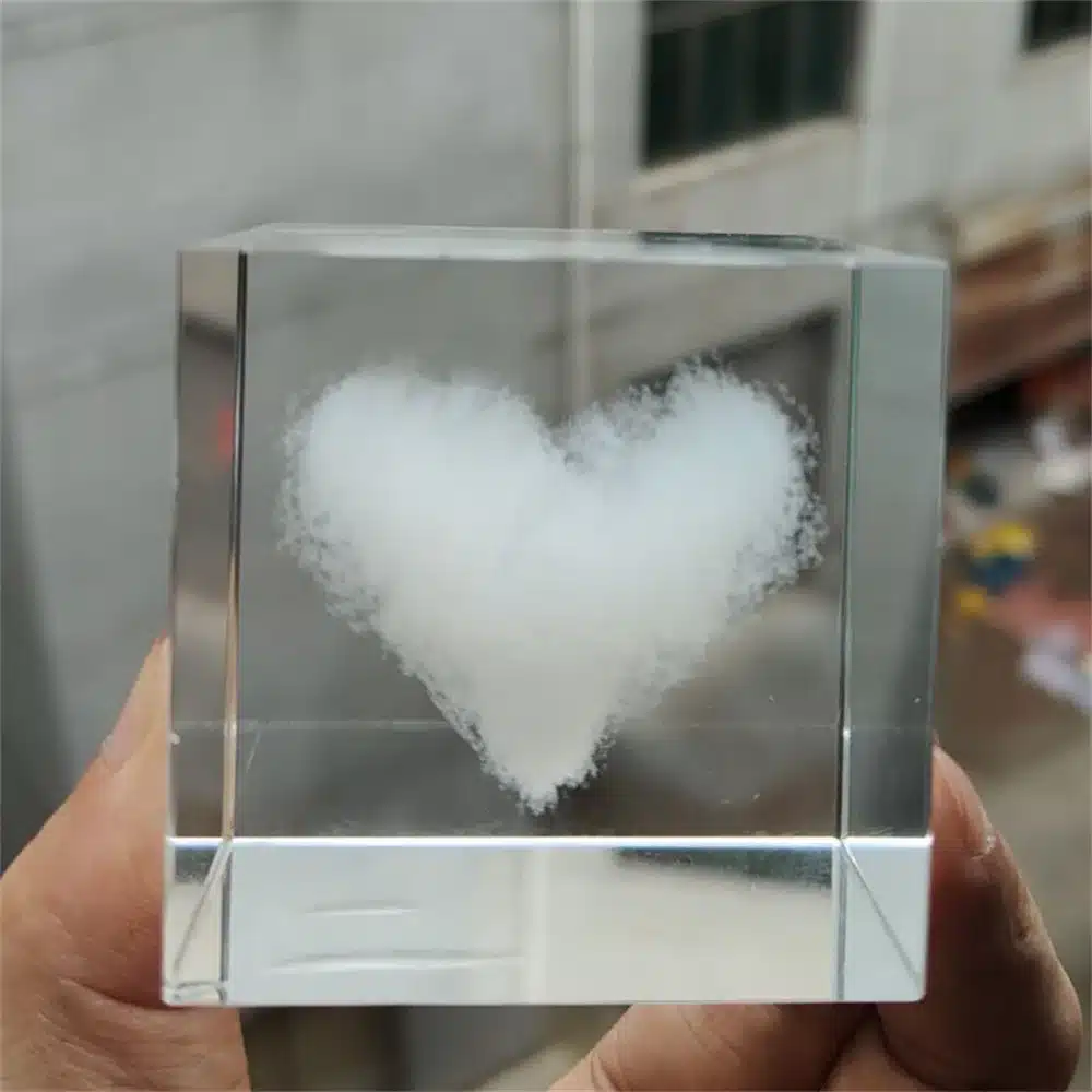 Cube verre couple coeur