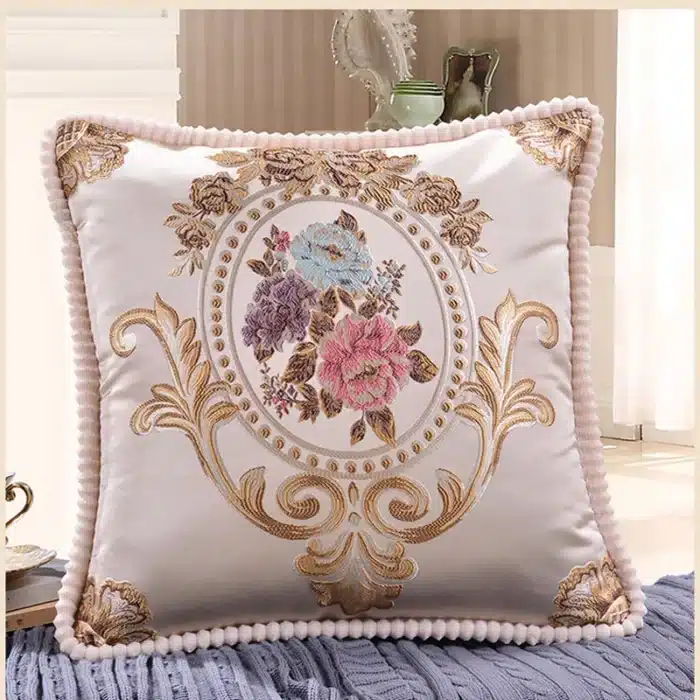 Taie coussin décoratif romantique beige 1