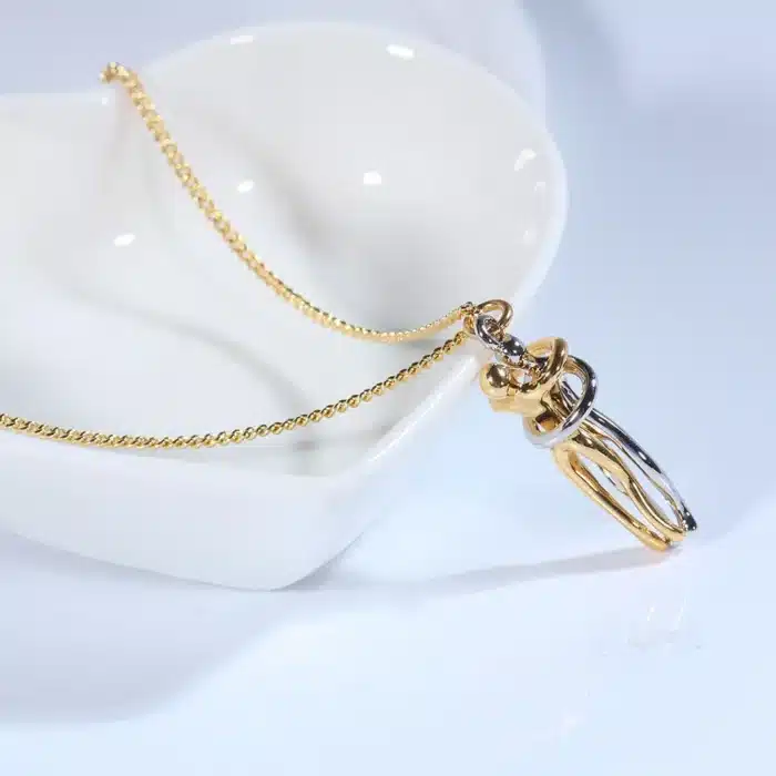 Collier couple enlacé 4