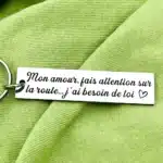 Porte clé couple attention sur la route 2