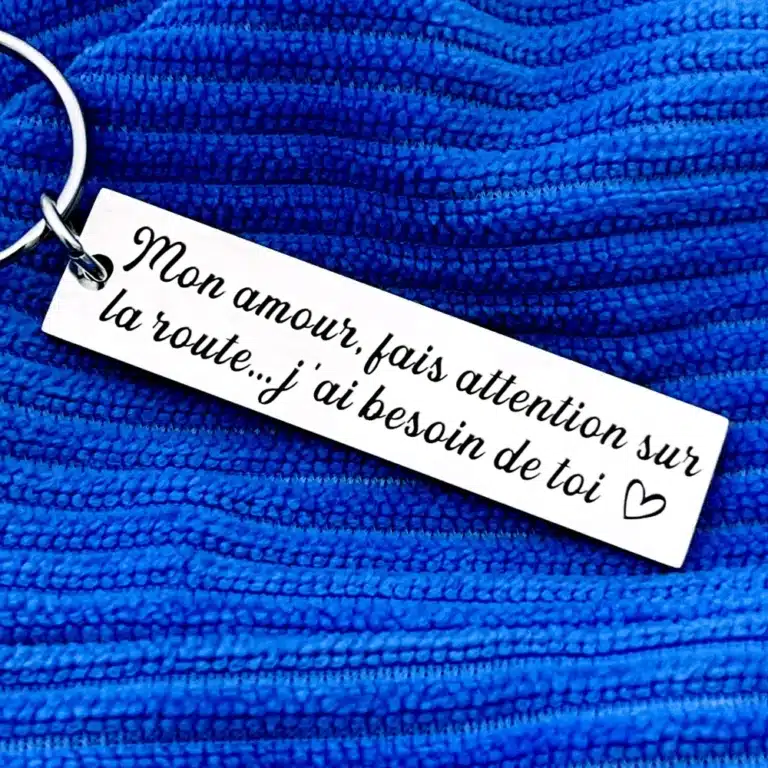 Porte clé couple attention sur la route 3