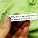 Porte clé couple attention sur la route 4