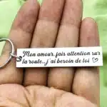 Porte clé couple attention sur la route 1