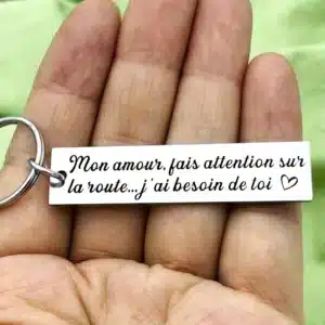 Porte clé couple attention sur la route 1