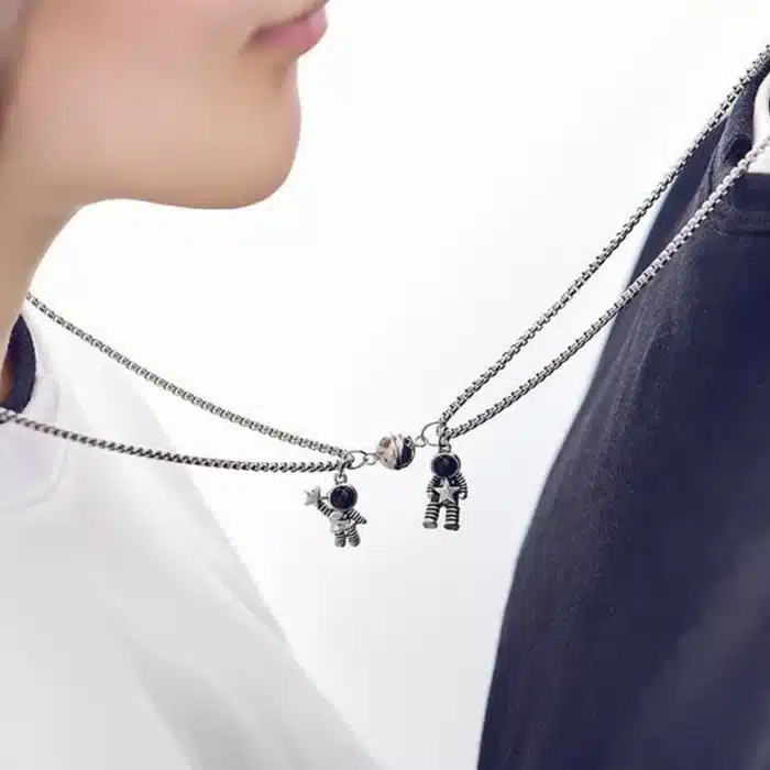 Collier couple astronaute 3