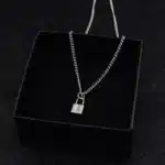 Collier a partager couple 8