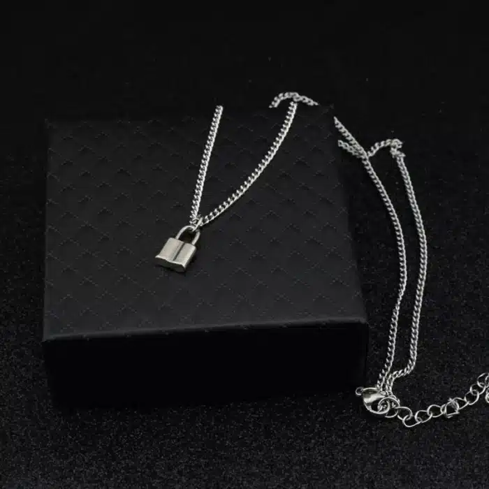 Collier a partager couple 2