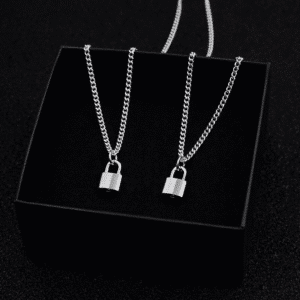 Collier a partager couple cadenas