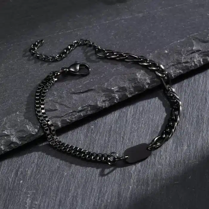 Bracelet couple personnalisé noir et argent initiale 5