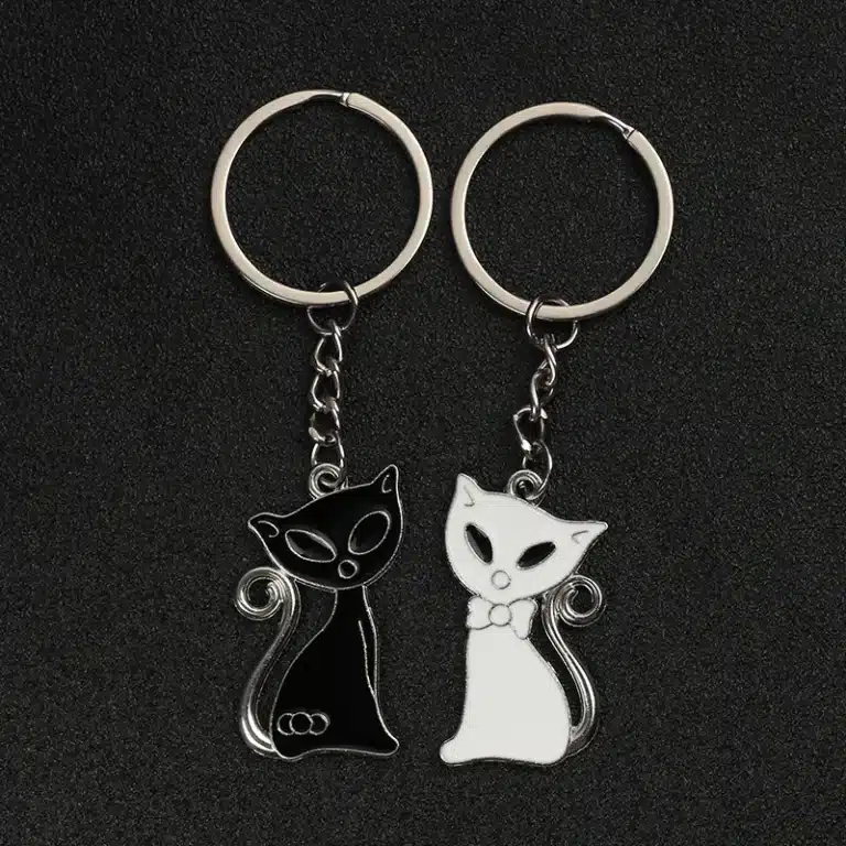 Porte-clés couple chats noir et blanc 1