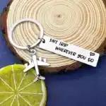 Porte-clés couple qui voyage 5