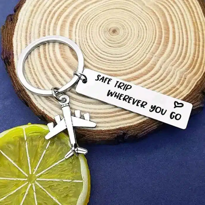 Porte-clés couple qui voyage 5