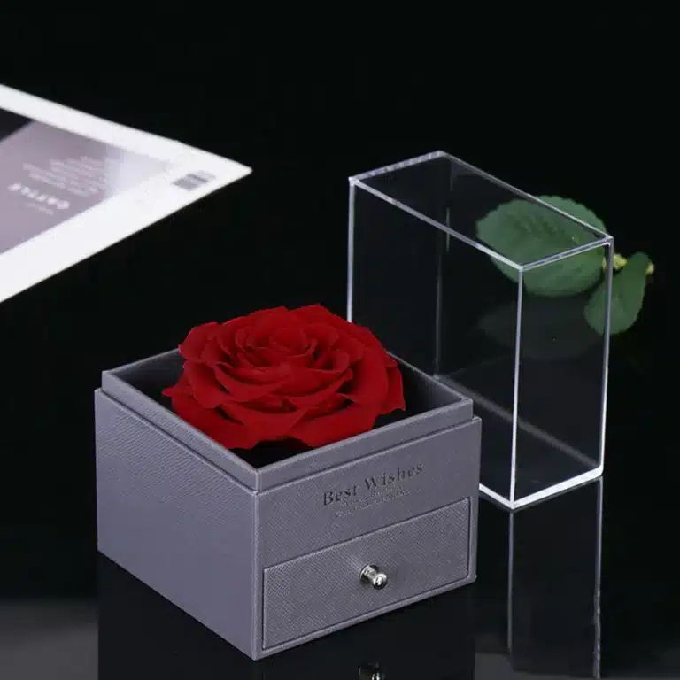 Boite à bijoux rose éternelle avec collier coeur 3