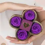 Boîte à bijoux rose éternelle avec collier personnalisé 3