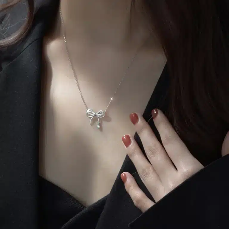 Collier petit nœud argent pour femme 2