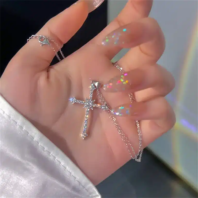 Collier couple croix brillante pour femme 1