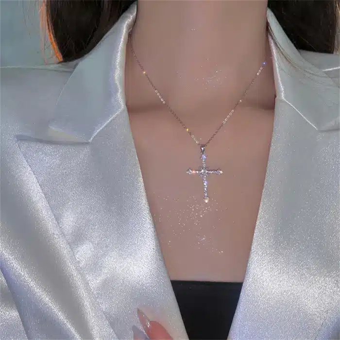 Collier couple croix brillante pour femme 4