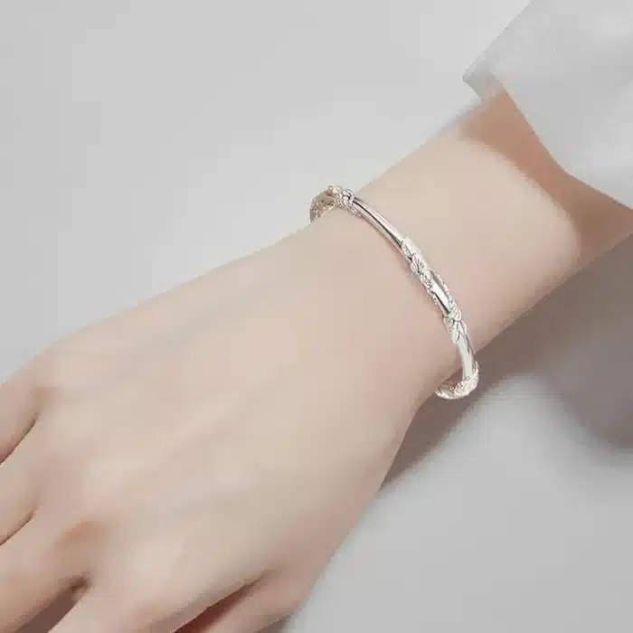 Bracelet jonc motif floral femme 3