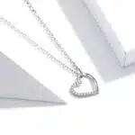 Collier coeur brillant ajouré pour femme 7