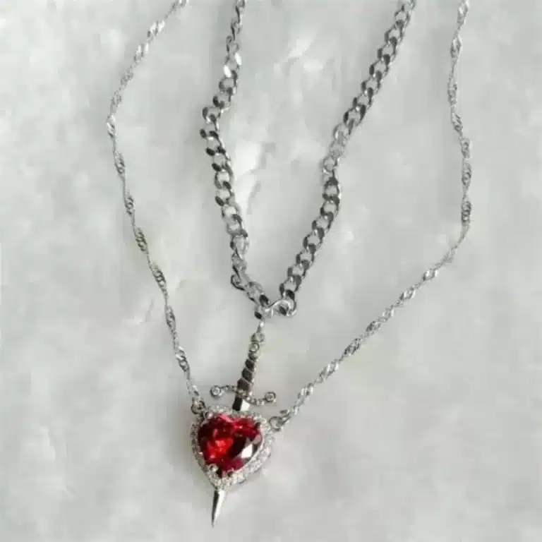 Collier couple femme coeur épée 4