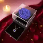 Rose éternelle avec collier en forme de coeur pour femme 3
