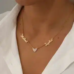 Collier femme personnalisé avec plusieurs prénoms 1