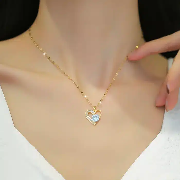 Collier pour femme coeur asymétrique 3