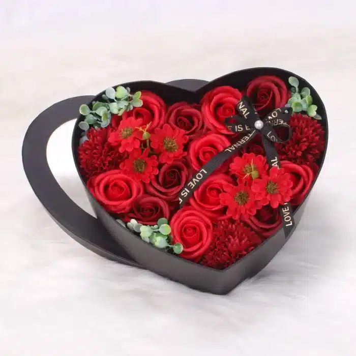 Coffret cadeau roses éternelles en forme de cœur 2