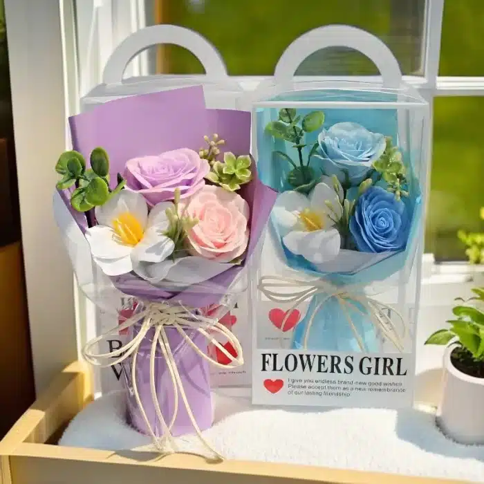 Bouquet avec trois roses éternelles 4