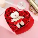 Boite rose éternelle en forme de coeur avec ourson 2