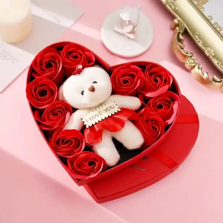 Boite rose éternelle en forme de coeur avec ourson 2