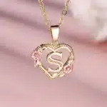 Collier femme coeur fleuri personnalisé 6