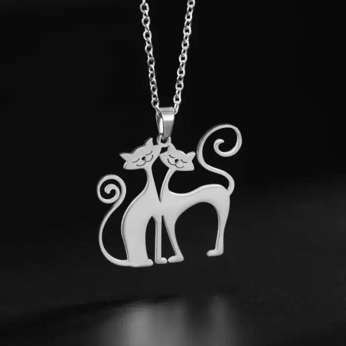 Collier couple de chats avec câlins pour femme 2