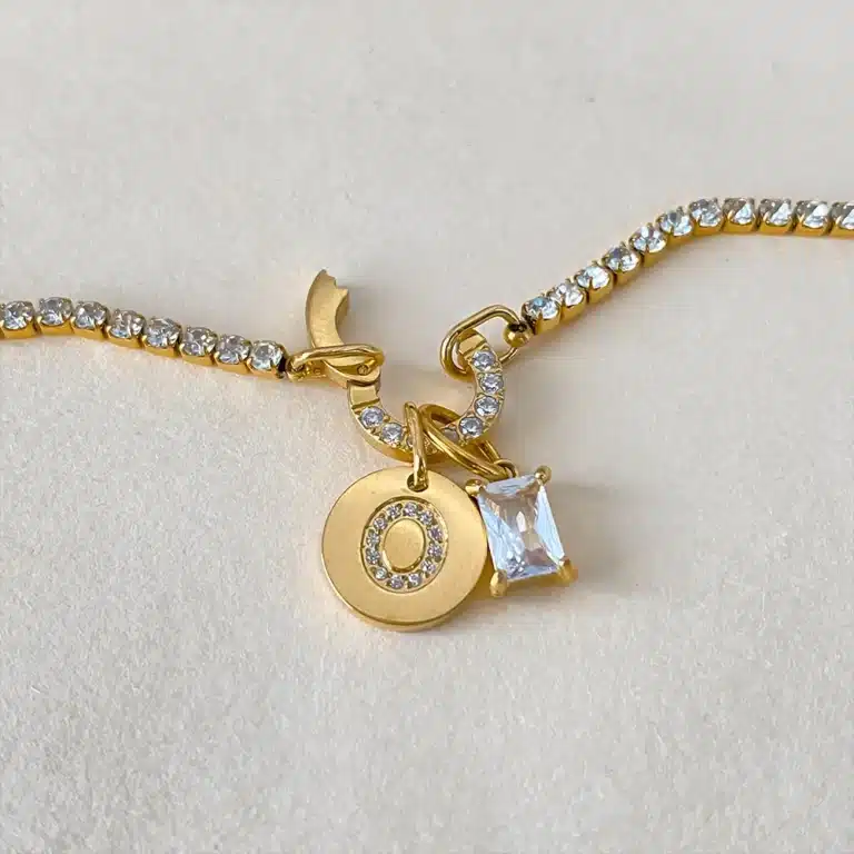 Collier couple femme initiale 3