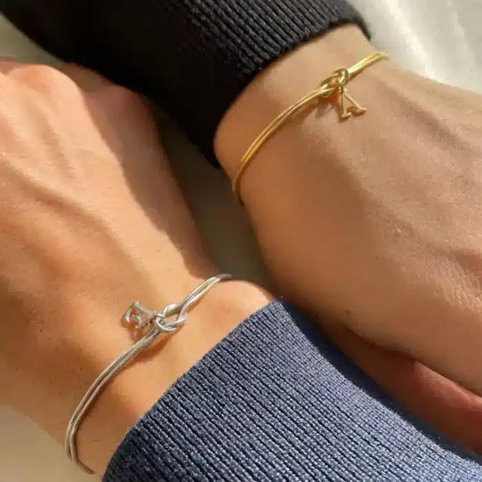 Bracelet nœud coupe avec initiale 1