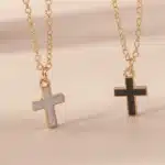Duo colliers couple croix noir et blanc 1