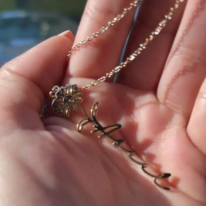 Collier femme personnalisé en forme de rose 3