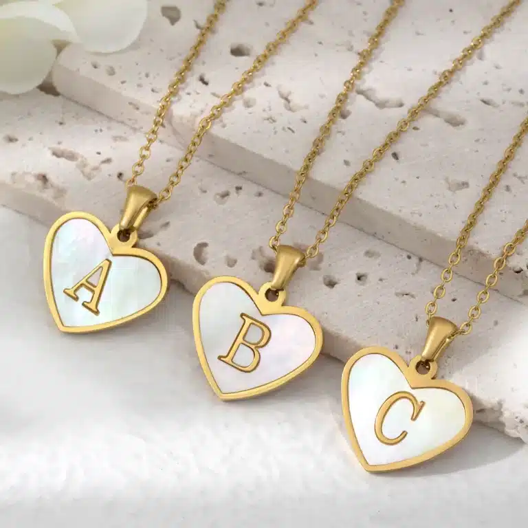 Collier coeur initiale plaqué or pour femme 1