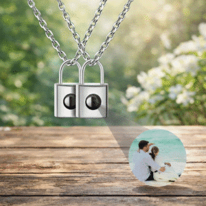 Colliers couple photo projection cadenas