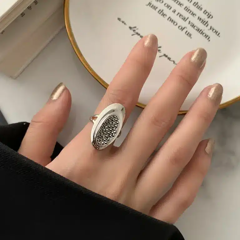 Bague femme ovale brillante 1