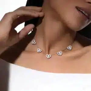 Collier femme petits coeurs brillants 1